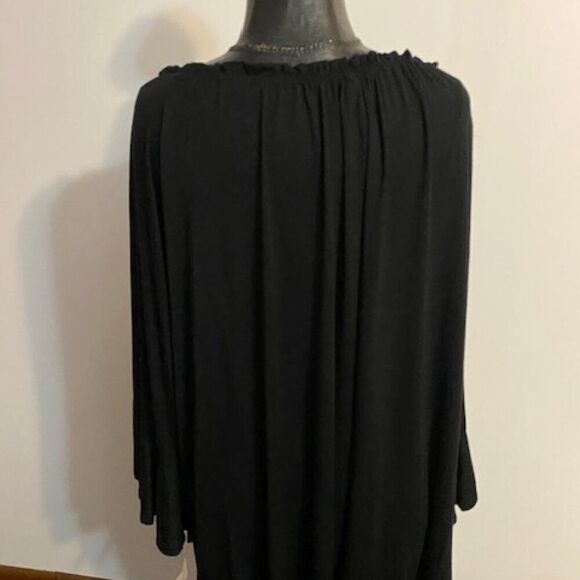 24Seven Comfort Apparel Black off the shoulder bell sleeves tunic, size 3X - Picture 2 of 5
